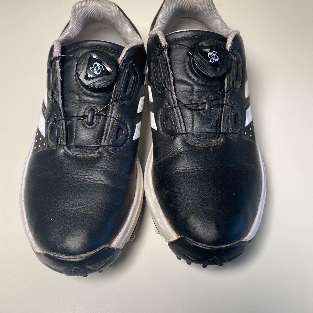 Youth sport cleats